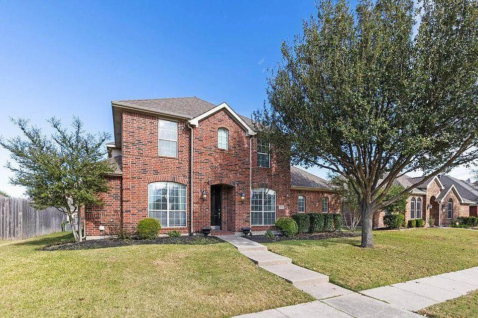 4 bed, 2.5 bath, 2966 sqft, $2,950 — Photo 2