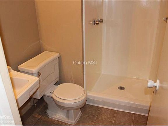5th image of 8448 Grandview Ln #1