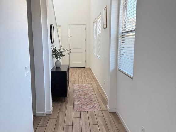 4th image of 7407 W Gardenia Ave