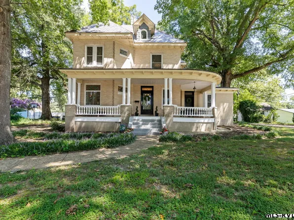221 Franklin St, South Hill, VA 23970