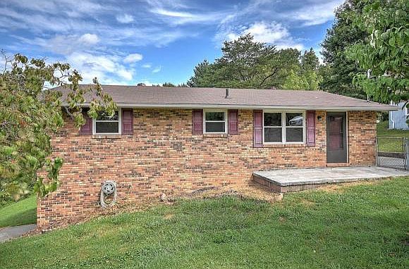 1st image of 135 Blue Bell Dr