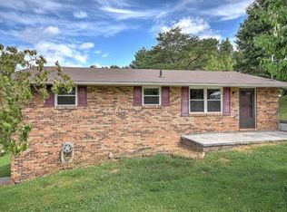 135 Blue Bell Dr, Kingsport, TN 37660