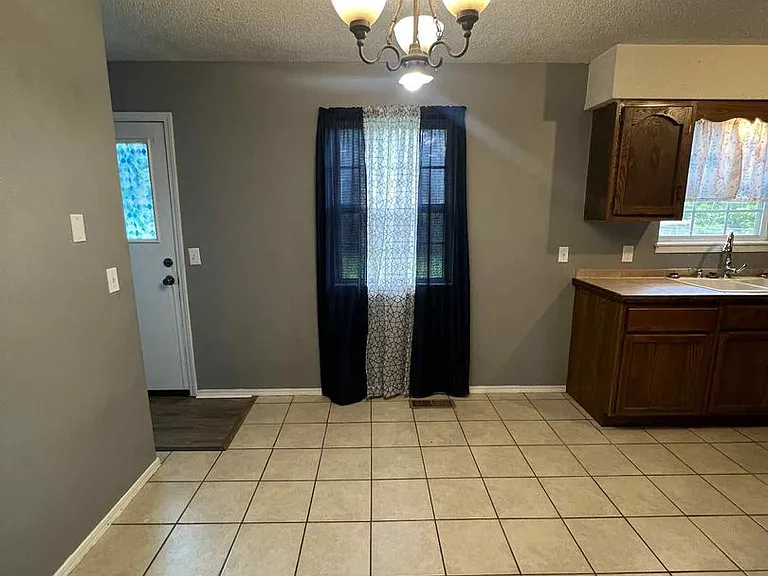 115 Bulger Dr — Photo 3