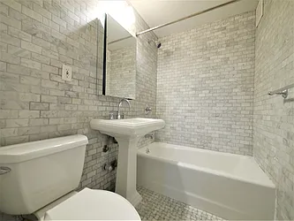 Rented by R New York