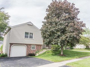 291 Lincoln Dr, Bartlett, IL 60103