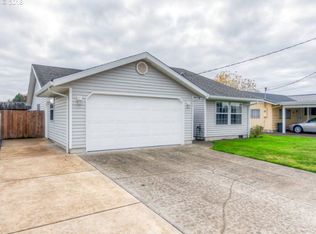 1211 5th St, Tillamook, OR 97141