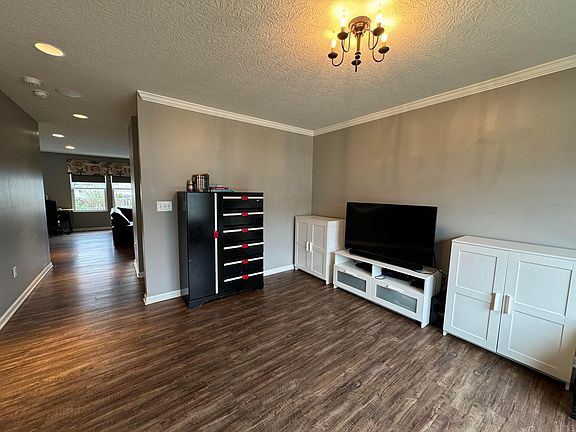 4th image of 3938 Snowshoe Ave