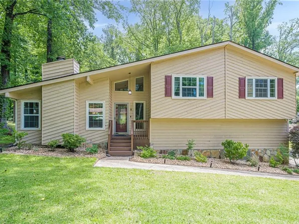 1137 Poplar Log Pl, Austell, GA 30168
