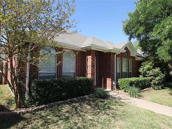 4th image of 525 Creek Ct