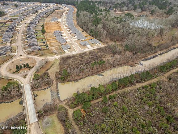 2nd image of 2 Stonebridge Blvd