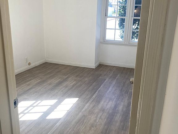 4th image of 1818 Ocean Park Blvd #A