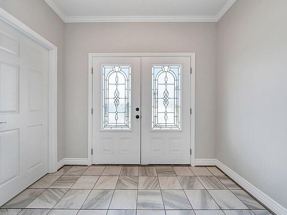2nd image of 4907 Summerville Ln