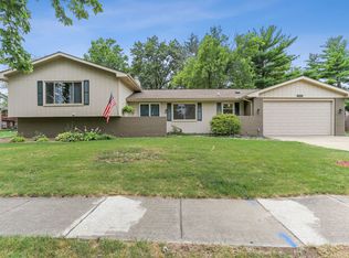 305 Floral Park Dr, Savoy, IL