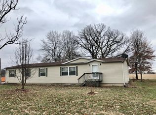 1389 N 750th St, Vandalia, IL 62471