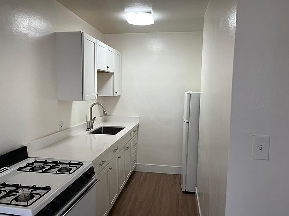 2nd image of 1625 O St APT 208