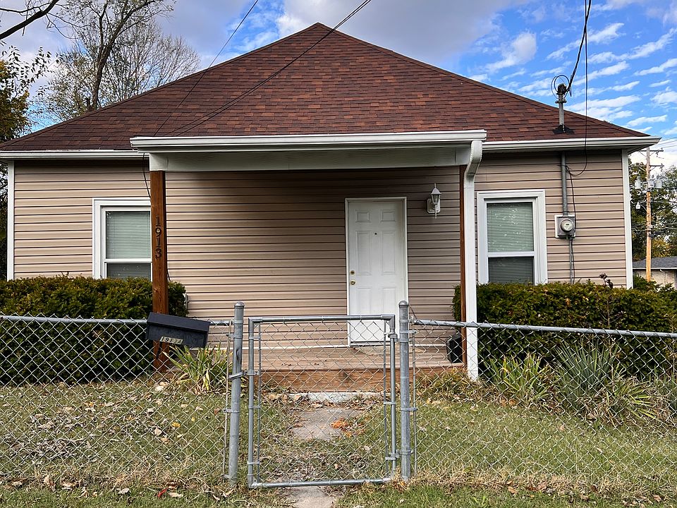 Corner House, Front door facing Gordon Street