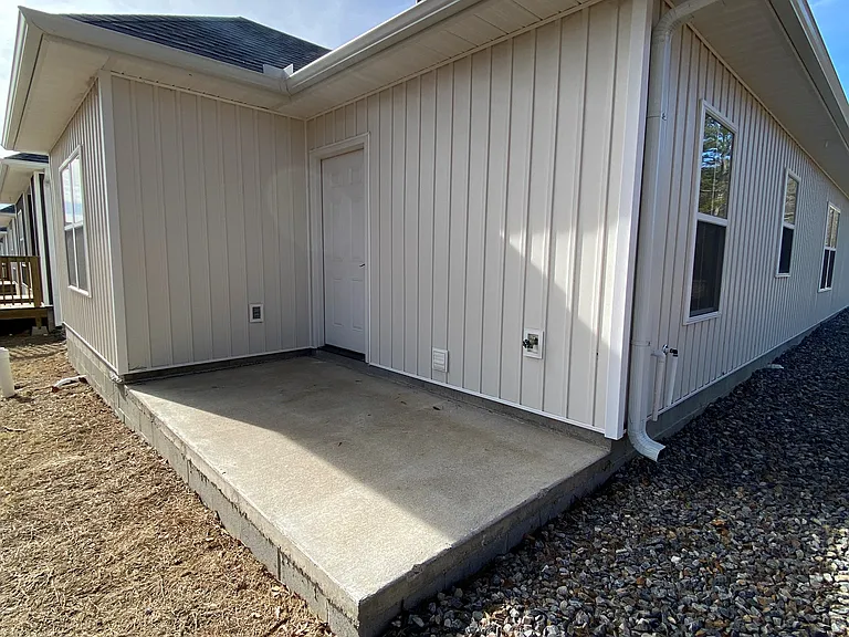815 Brookside Dr — Photo 19