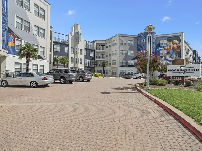5 Mockingbird Apartments — Photo 45