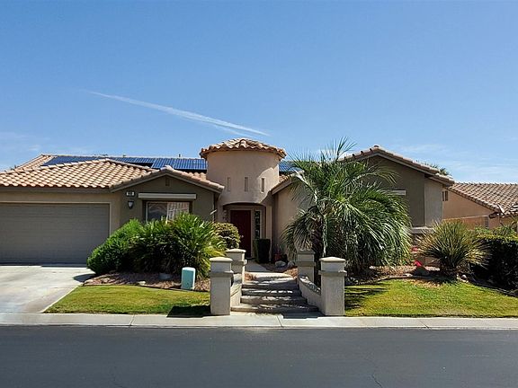2nd image of 990 Vista Dunes