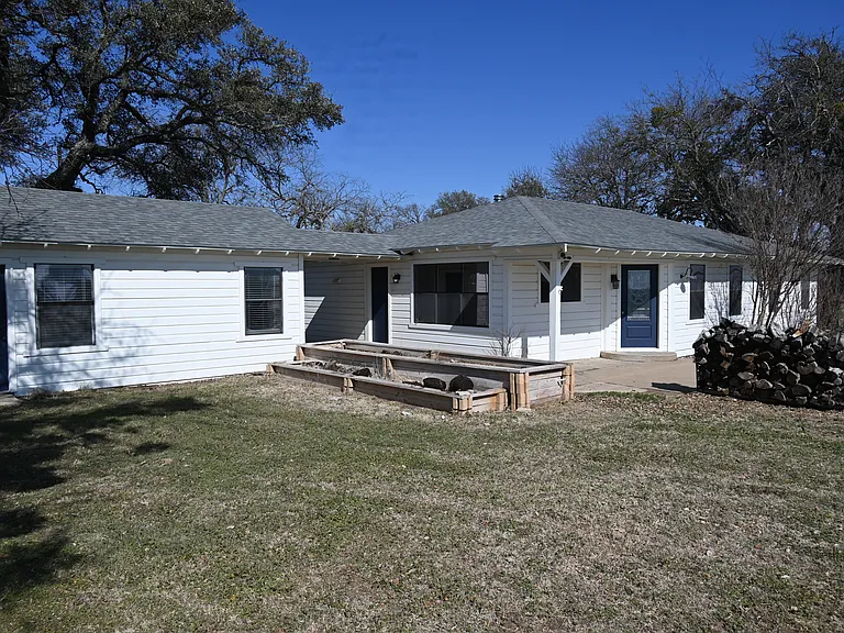 3324 Old Garner Rd — Photo 1