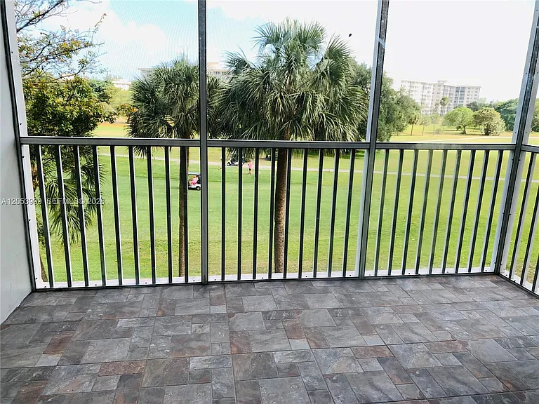 2850 N Palm Aire Dr #404 — Photo 5