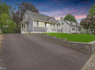 14 Richbell Rd, Hamilton, NJ 08620