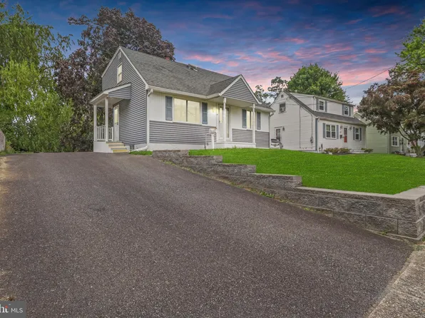 14 Richbell Rd, Hamilton, NJ 08620