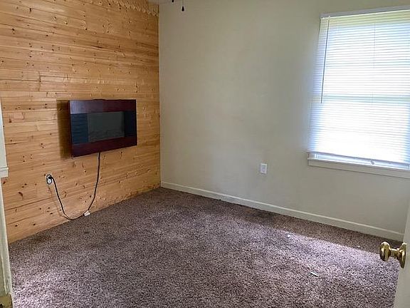 5th image of 1023 Anderson Dr