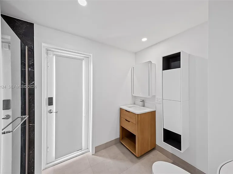 565 NW 44th St — Photo 20