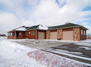 14980 Hahn Ln, Shakopee, MN 55379