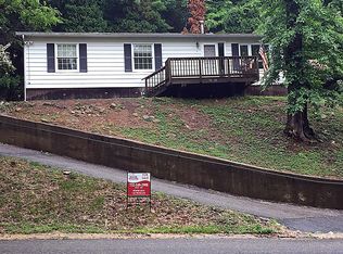 15 Watergate Dr, High Bridge, NJ 08829