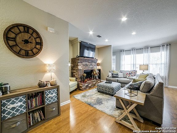 3rd image of 8830 Sarasota Woods