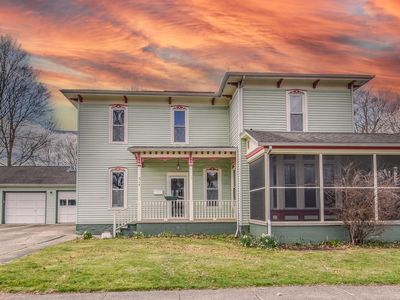 17 Pleasant St, Quincy, MI, 49082