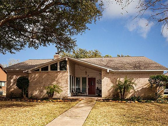 Welcome to 15007 Aspen Hills Dr.