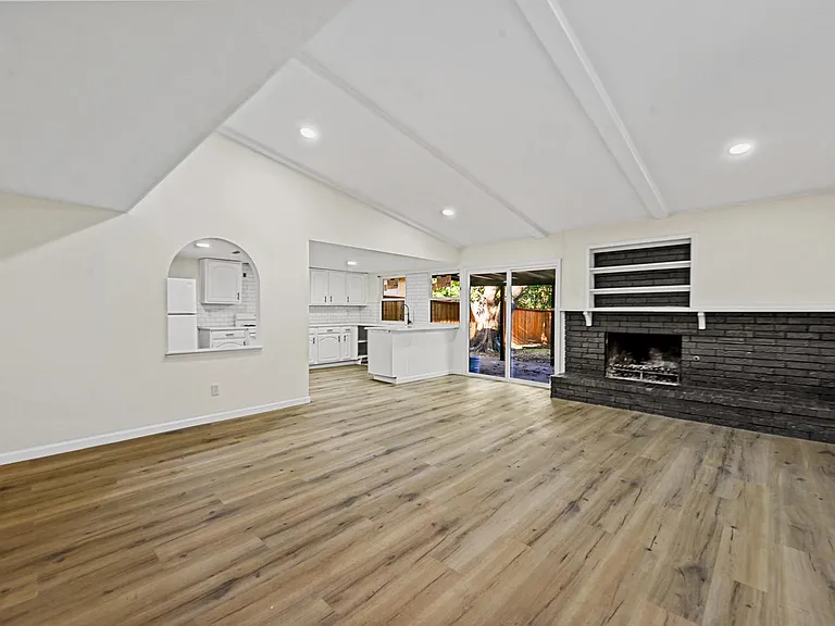 11919 Bushmills Rd — Photo 2