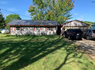 8829 Lincoln Lake Ave NE, Greenville, MI 48838