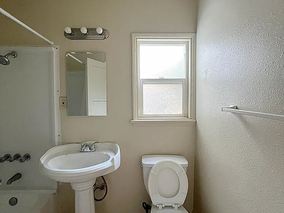 5th image of 6 Bonita St #17
