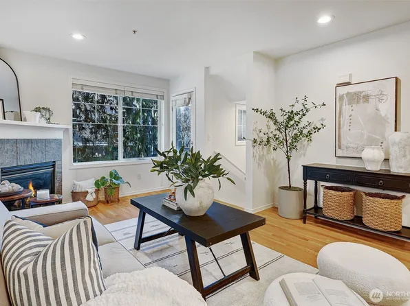 12017 32nd Avenue NE #B, Seattle, WA 98125