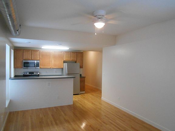 3rd image of 1509-1513 N High St APT C