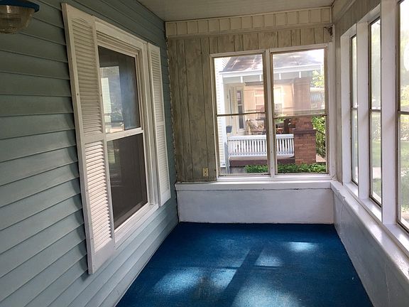 3rd image of 1351 Logan St SE