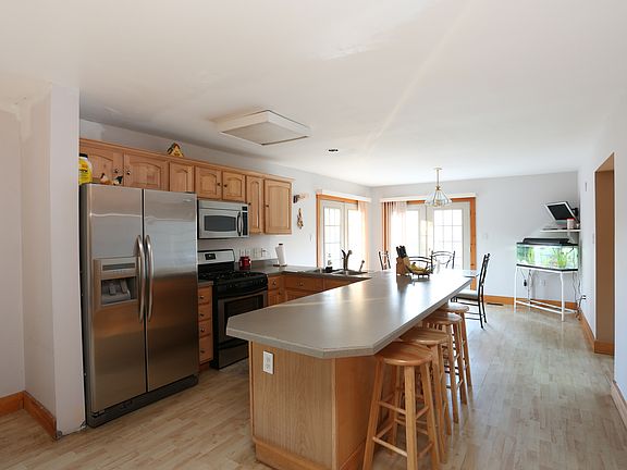 4th image of 45 Lincoln Ave