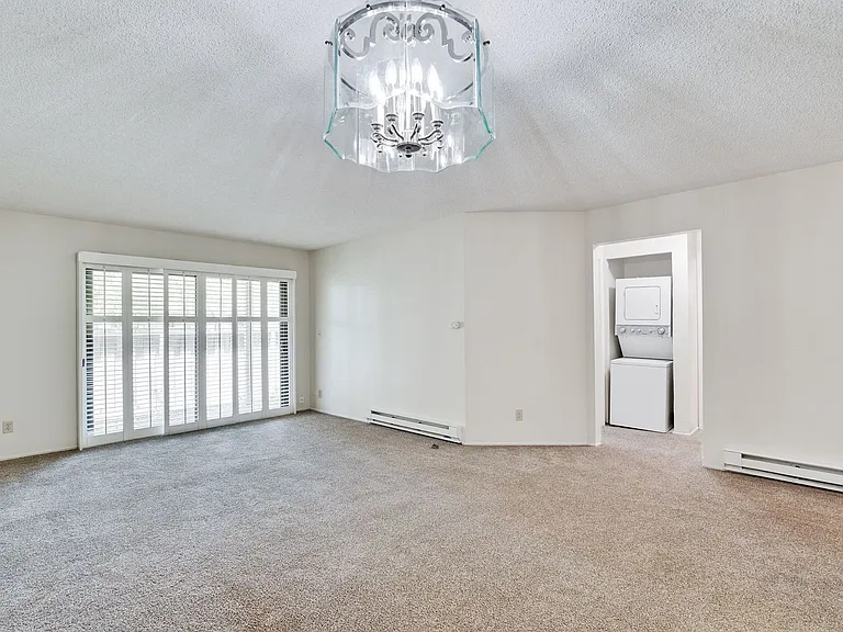 1083 N Abbott Ave — Photo 9