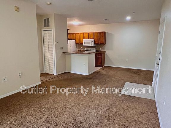 3rd image of 6171 Metrowest Blvd Unit 205