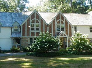 194 Colony Rd, Longmeadow, MA 01106