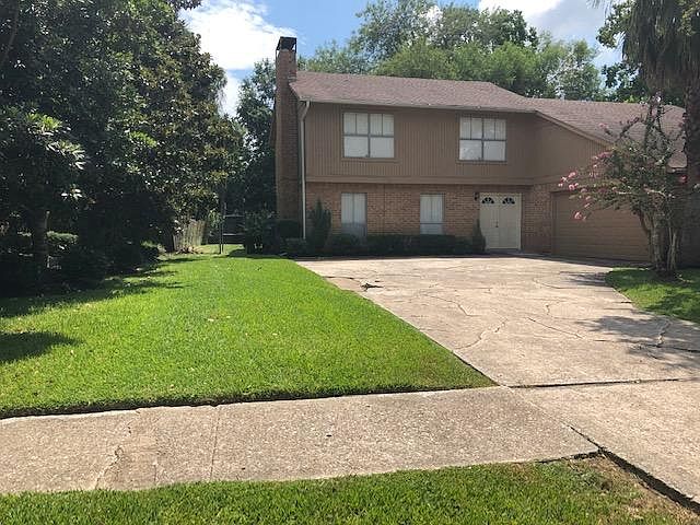 This cozy home is a must see, low maintenance, easy to clean with the addition to the new flooring, quiet neighborhood and FISD schools.