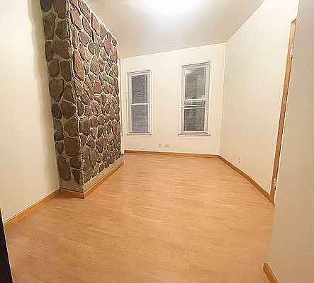 4th image of 31-35 43rd St #1F