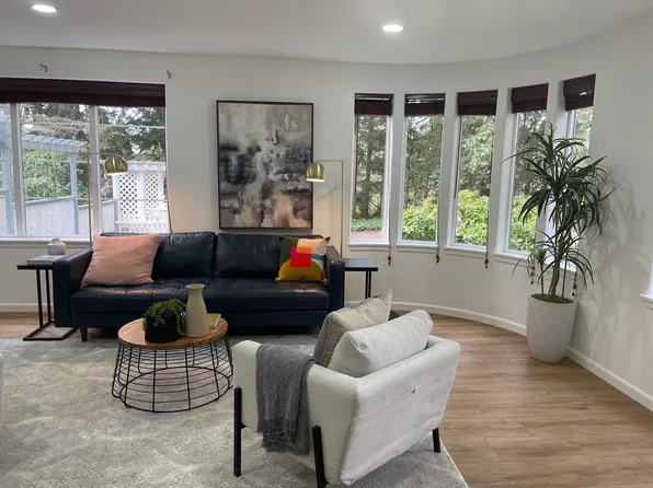2802 122nd Pl NE, Bellevue, WA 98005