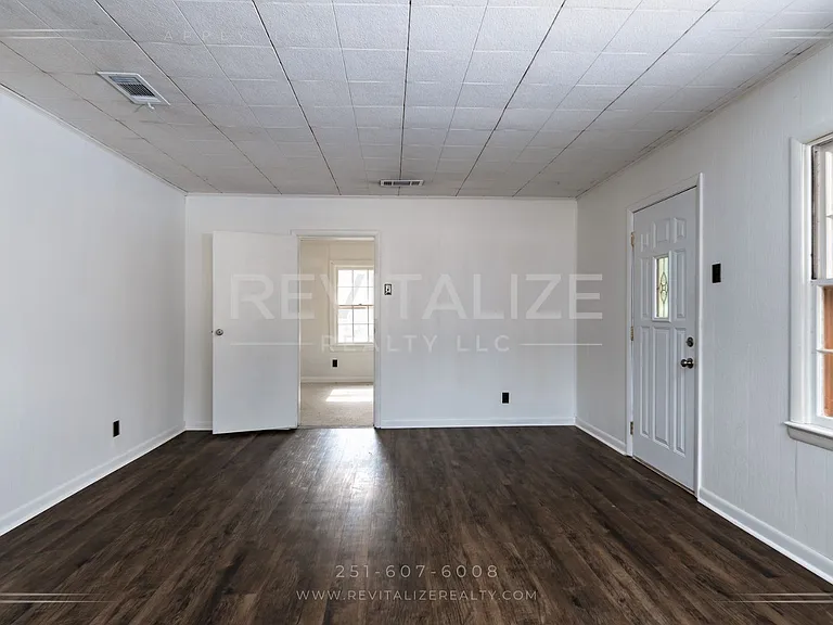 2121 Barron Pl — Photo 32