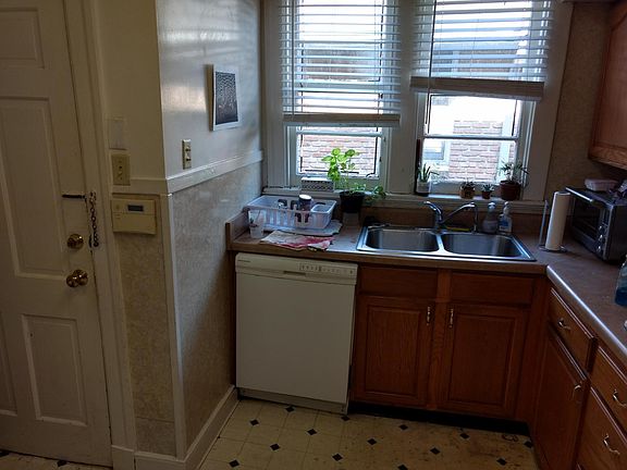3rd image of 2220 Octavia St