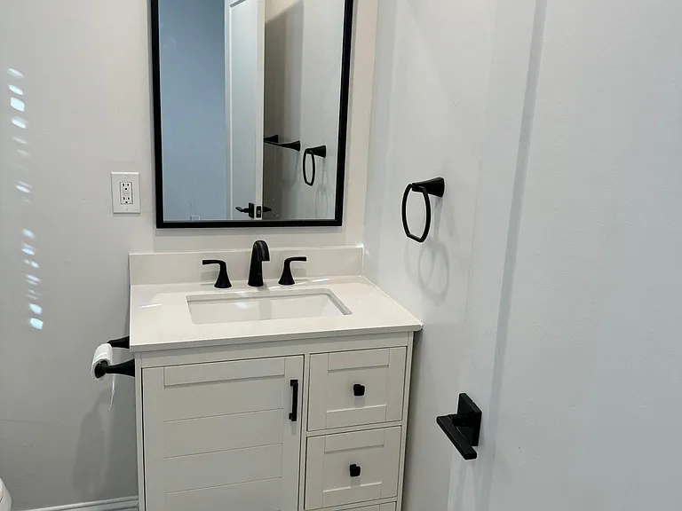 1136 N Sanborn Rd #6 — Photo 12